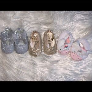 Bundle of 3 pairs of baby shoes 👶🏽🎀